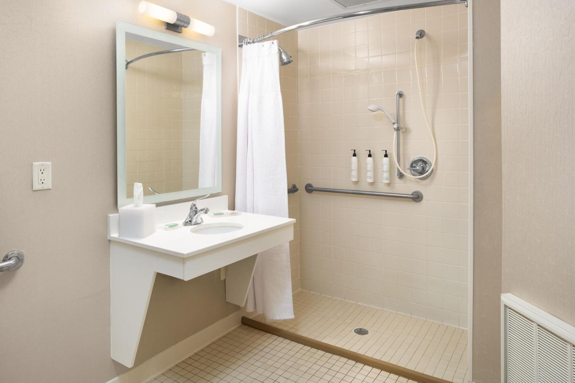 Springhill Suites Милфорд Экстерьер фото